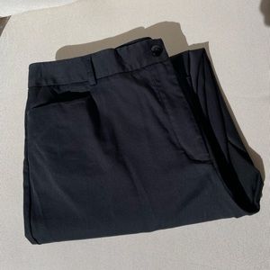 Chico’s Black Straight Leg Pant. Size 2.5 Short
